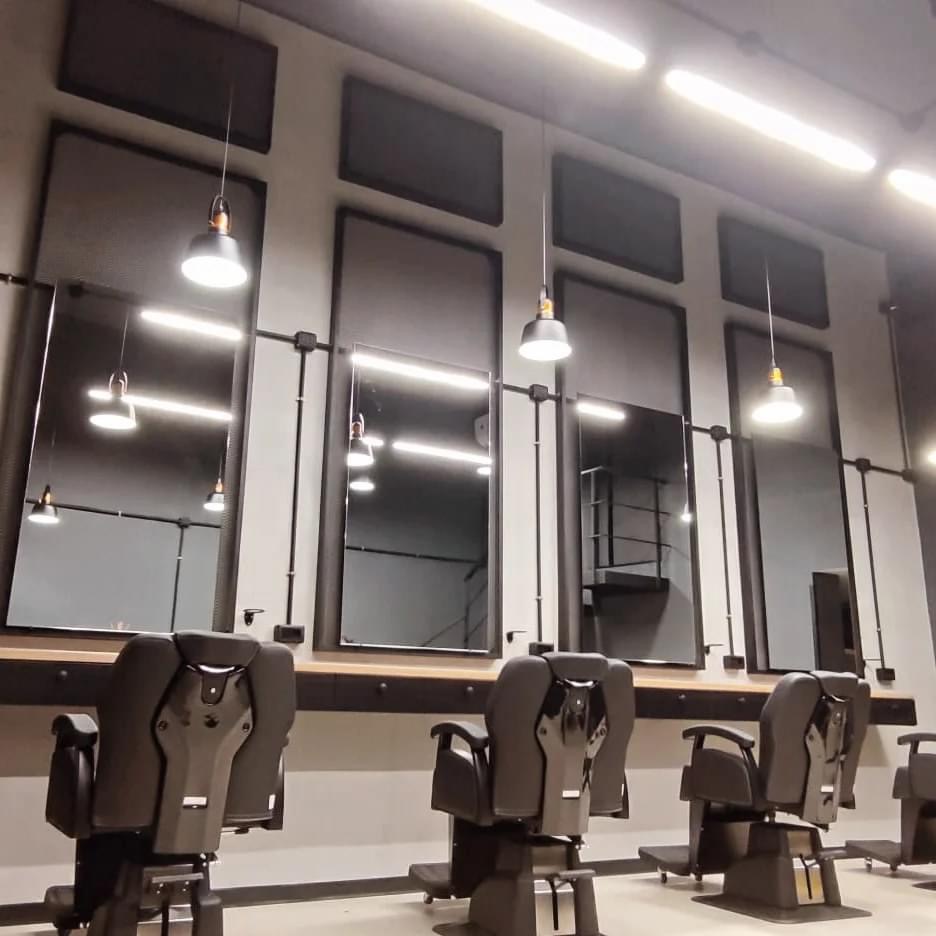 Amenajare barbershop, confectii metalice