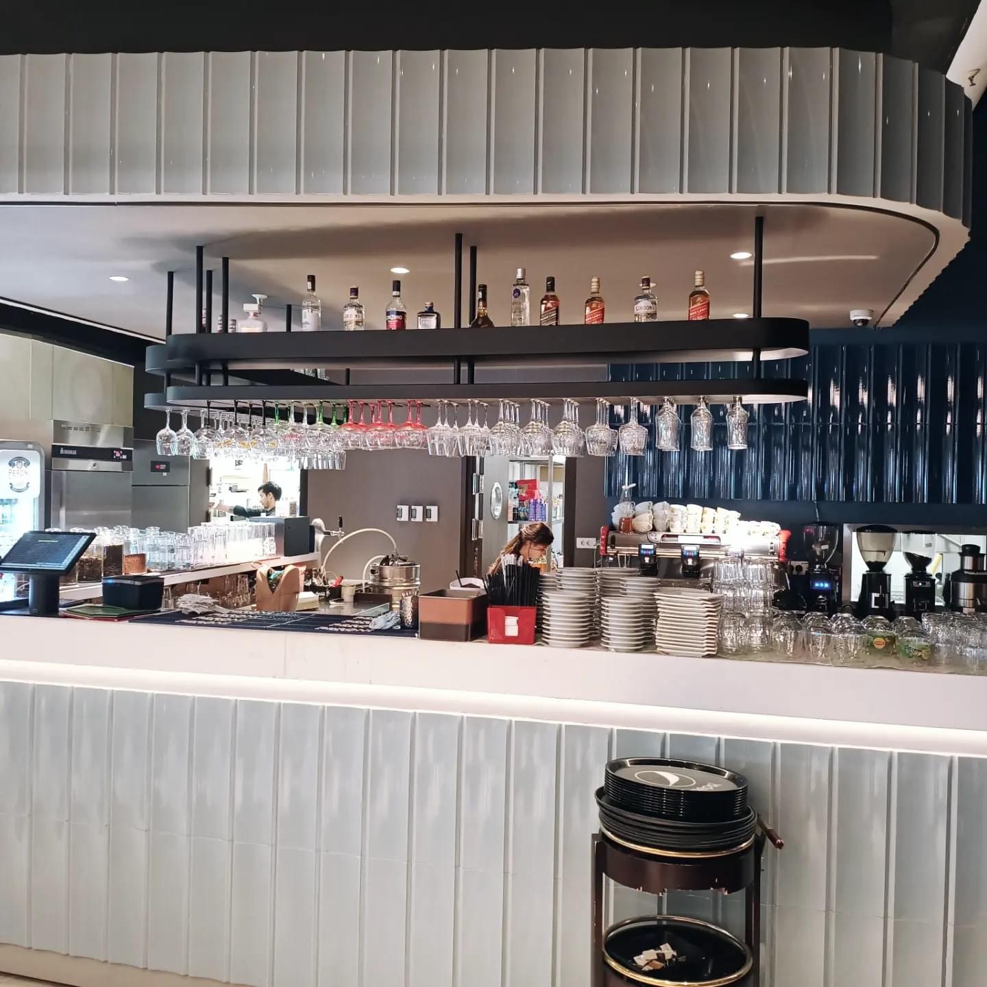 Amenajare bar, confectii metalicem custom metal work