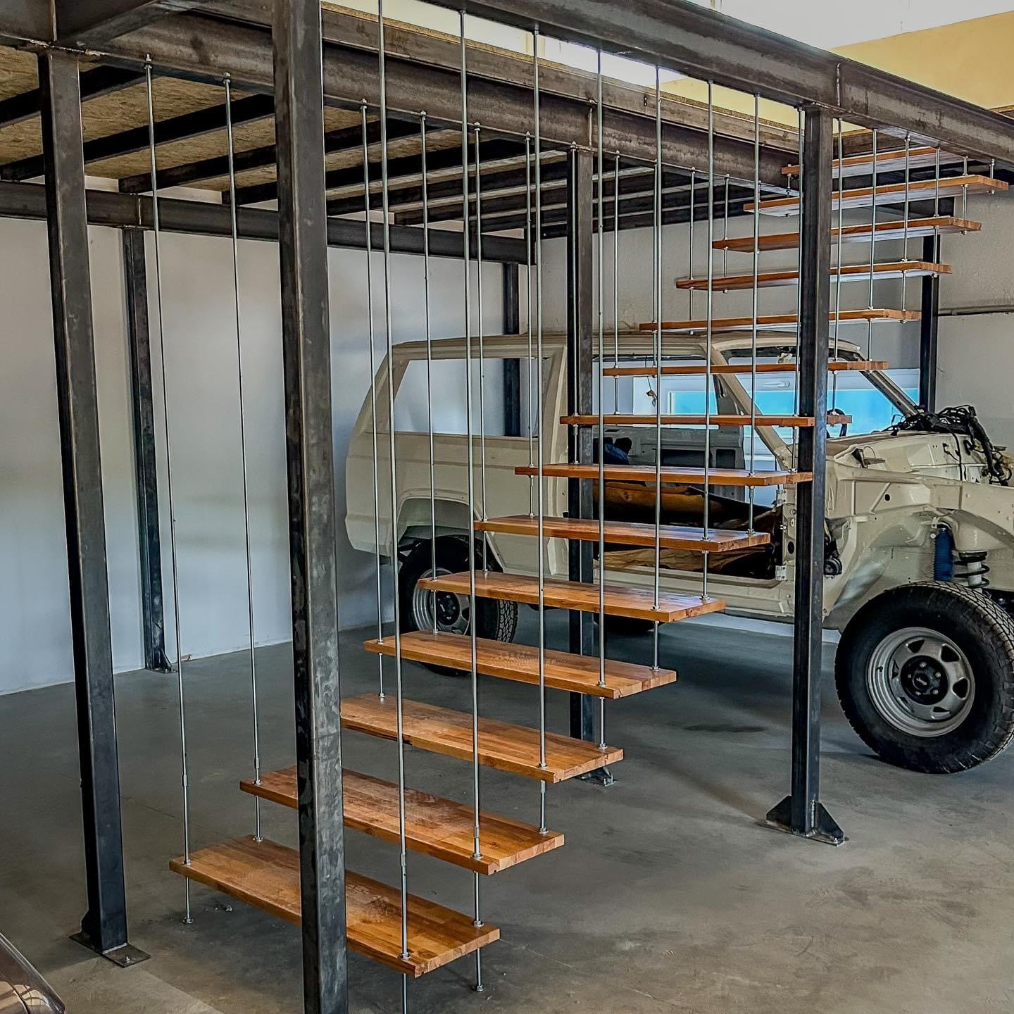 Confectii metalice, amenajari interioare, glassvand, scari metalice